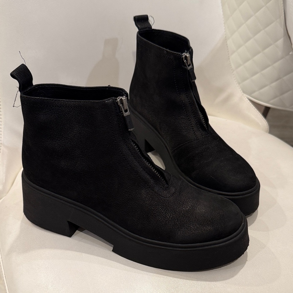 Eileen Fisher Women’s Orion Ankle Boot - Picture 2 of 7